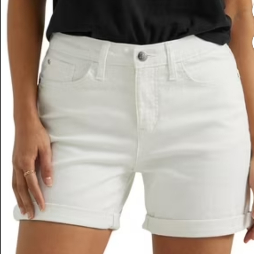 !!NWT!! Lee Women's White Mid Rise 5" Inseam Cuffed Shorts M8
